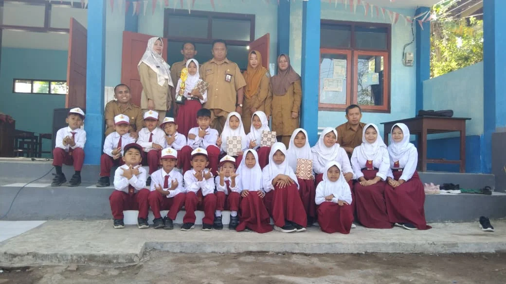 upacara setiap hari senin